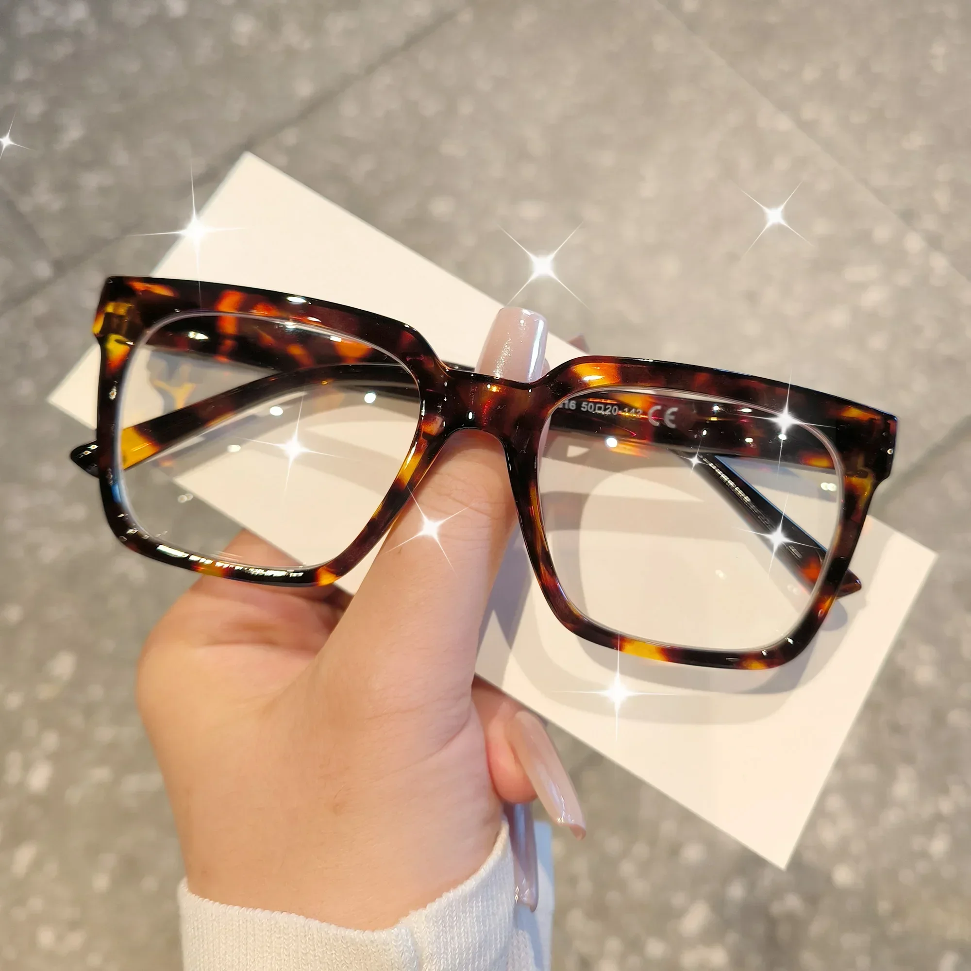 Lesebrille im Oprah-Stil für Damen und Herren, quadratische Computerlesebrille mit Federscharnier, +1,0 bis +4,0 – Detail 11