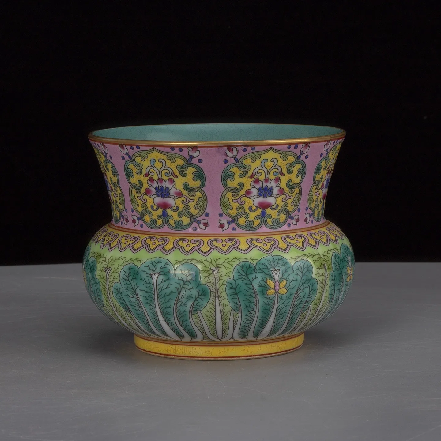 4.92 inch Chinese Famille Rose Porcelain Cabbage Lotus Pattren Pot Slag Hopper