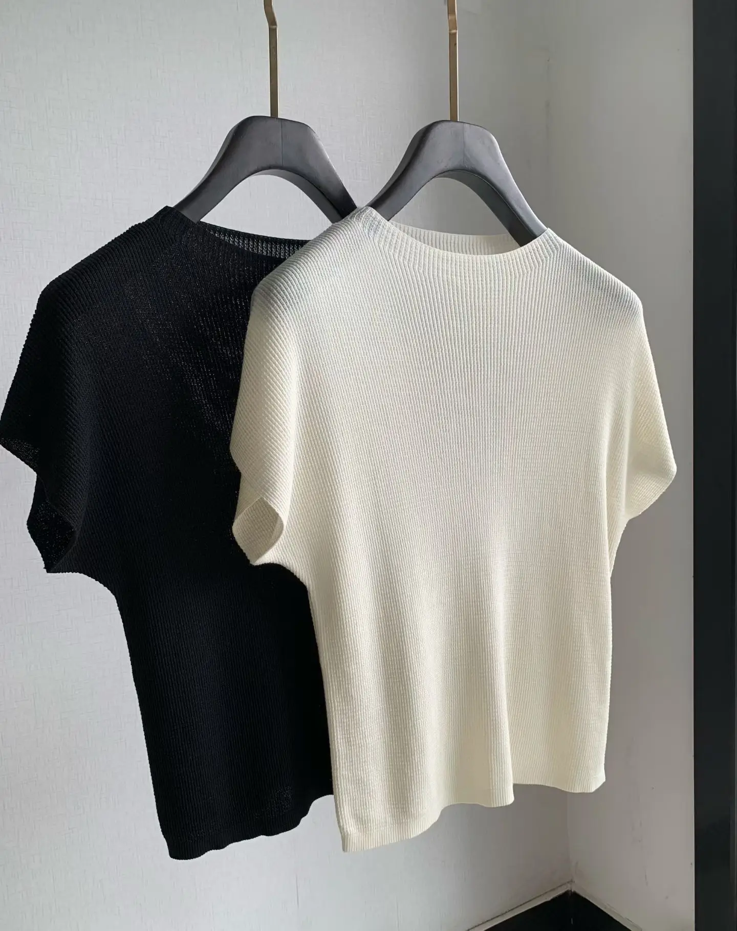 2026 New Round-neck Short-sleeved Knitted Shirt