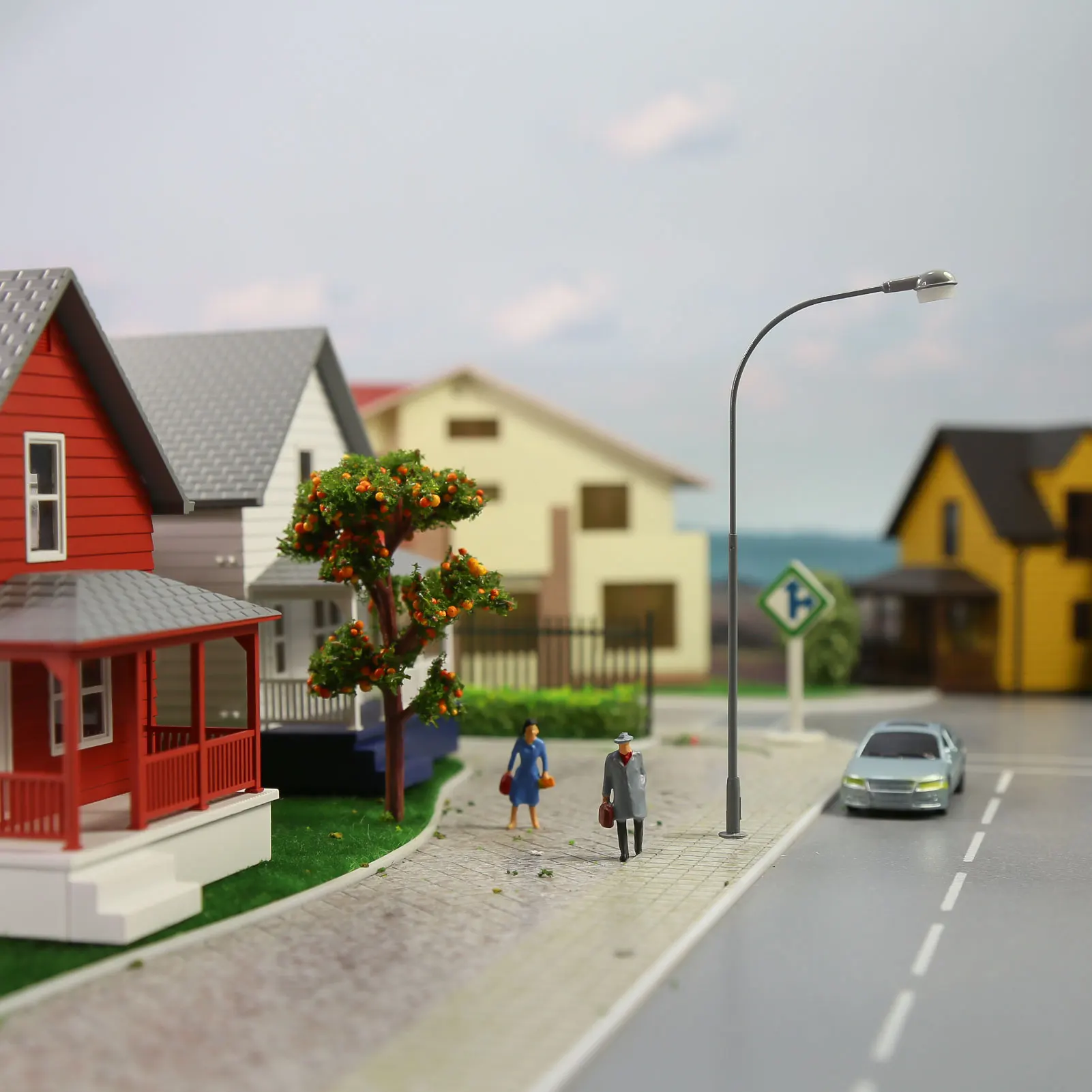 

Evemodel 5pcs HO Scale 1:87 Metal Street Light Lamps Bright White LEDs Cover LD10HOWGr