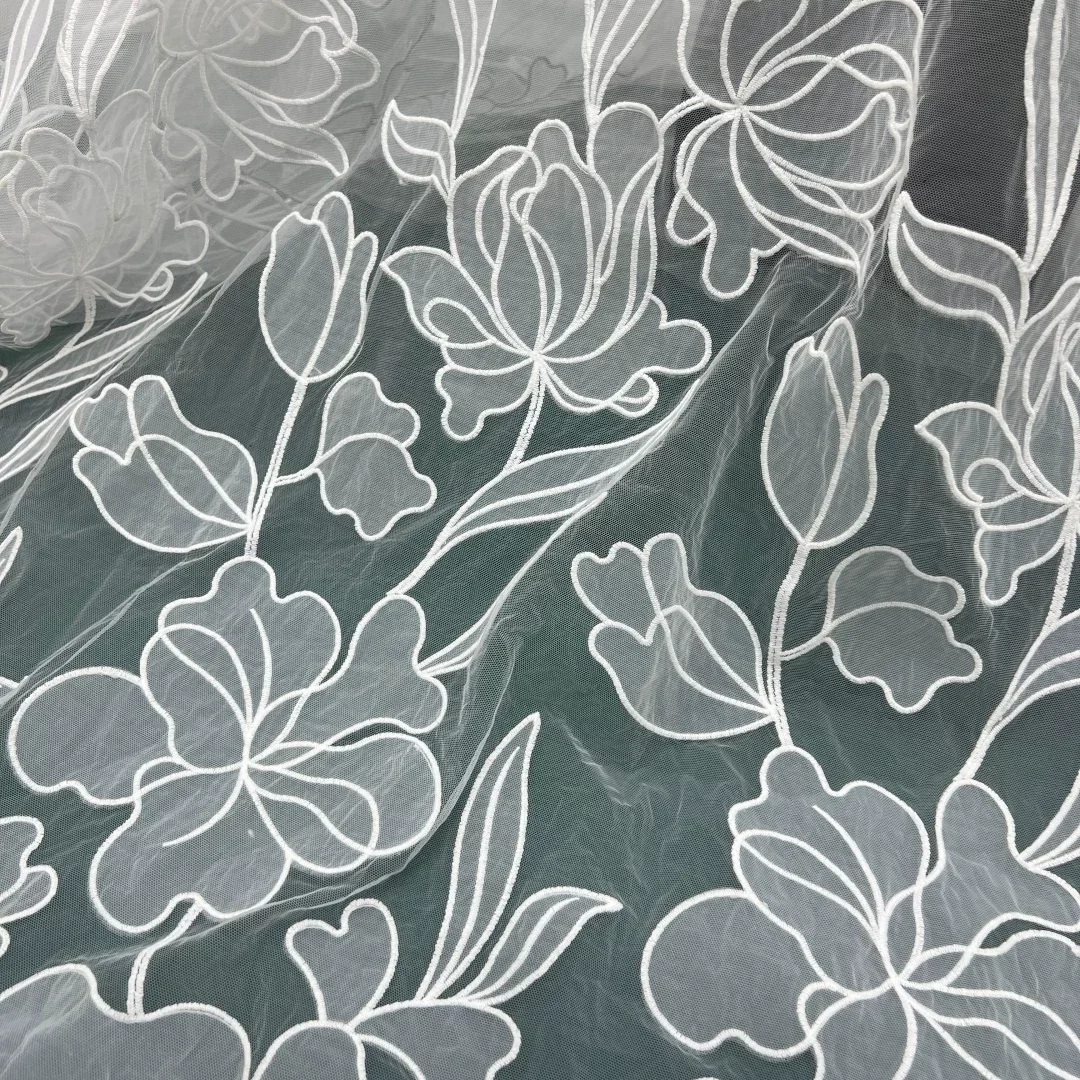 1 Yard lasergeschnittener Spitzenstoff mit Blumenstickerei in Off-White, Brautkleidstoff – Detail 3