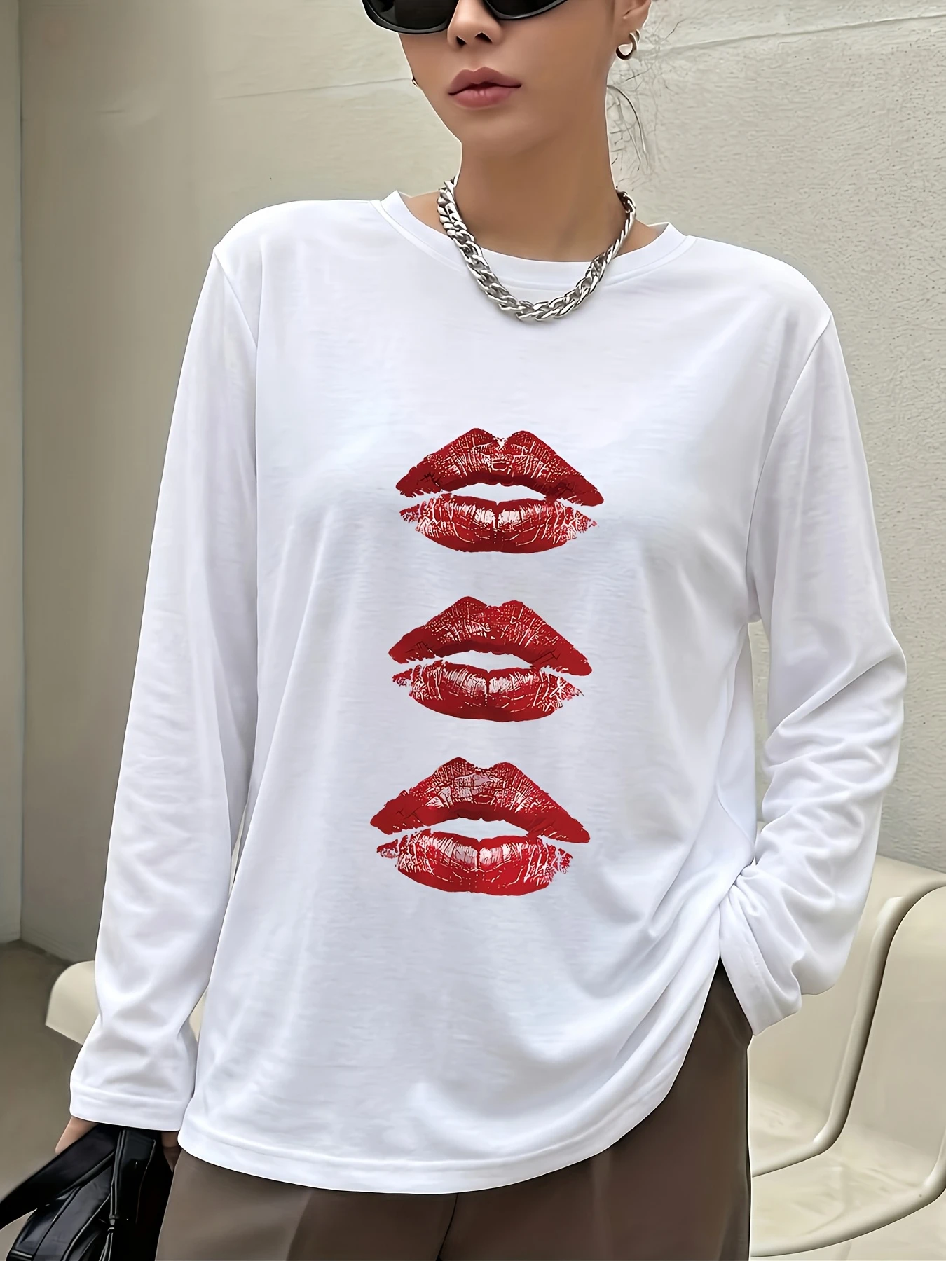 Sweet Cool Style Red Lipstick Lip Print Pattern, Women'S Round Neck Milk Long Sleeve T-Shirt, Spring/Autumn Casual Versatile Top