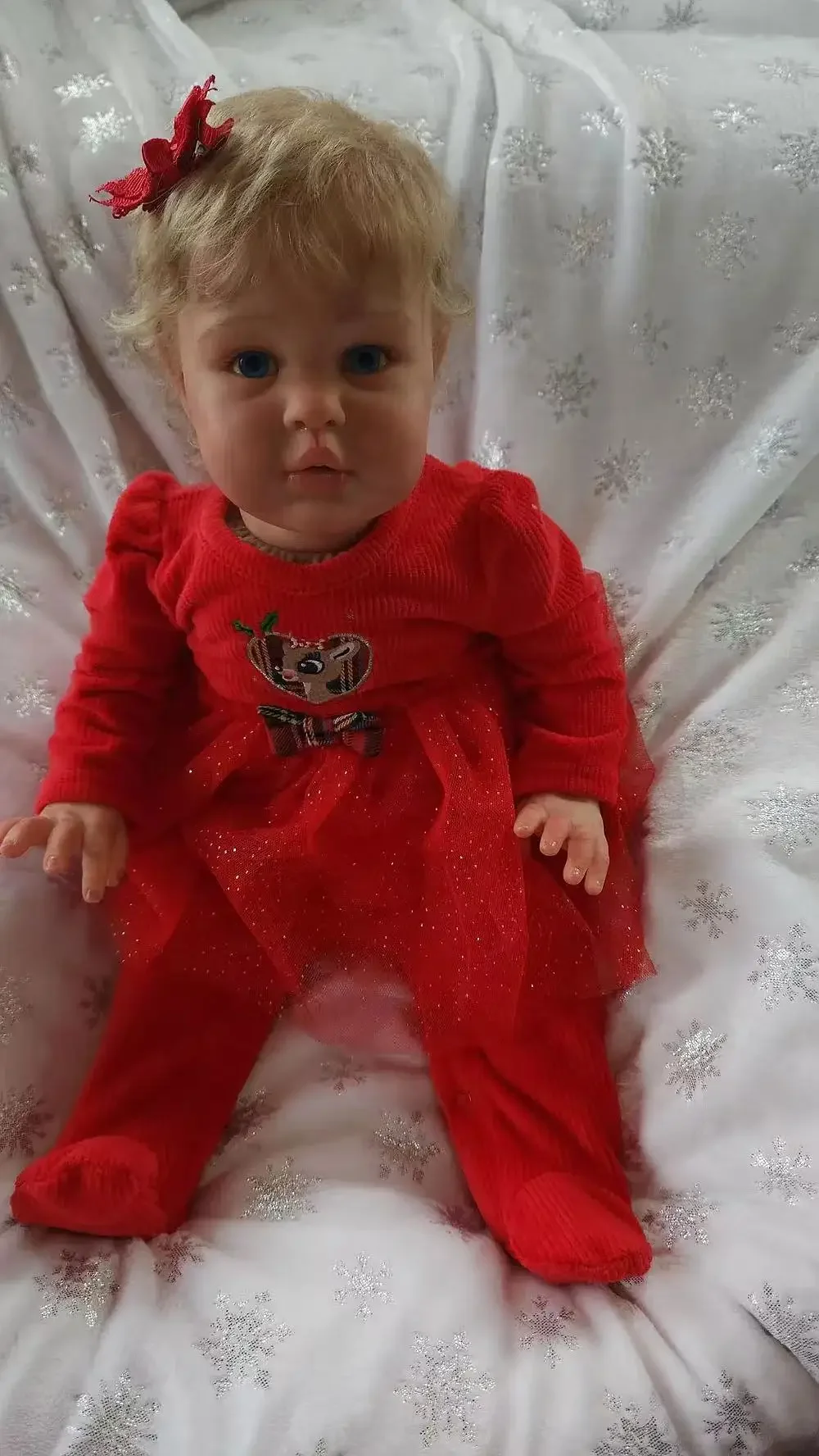 SINO-BB Personalizowana, limitowana edycja 22-calowej lalki Reborn Ellie z ręcznie przyszytymi włosami, gotowa lalka z różnymi strojami.