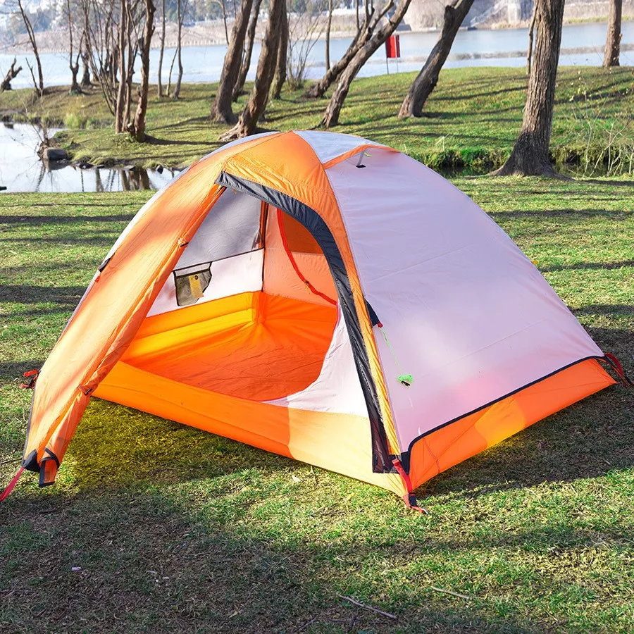 Tenda da campeggio a doppio strato antipioggia addensata per doppia persona all'aperto tenda da campeggio portatile con protezione solare da spiaggia