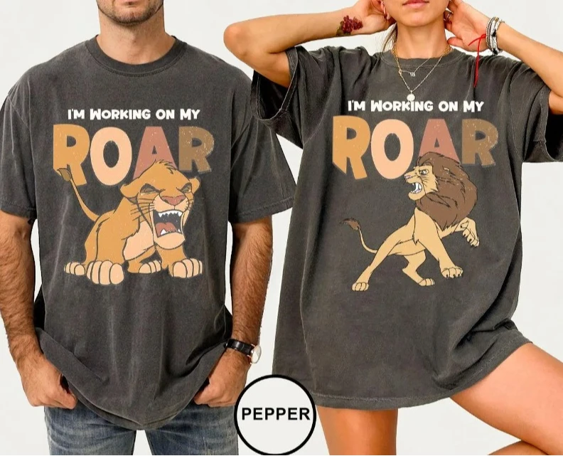 

Ретро футболка Короля Льва Симба: тематический парк Диснея, футболки для семьи и пары, унисекс, всесезонная уличная одежда из чистого хлопка