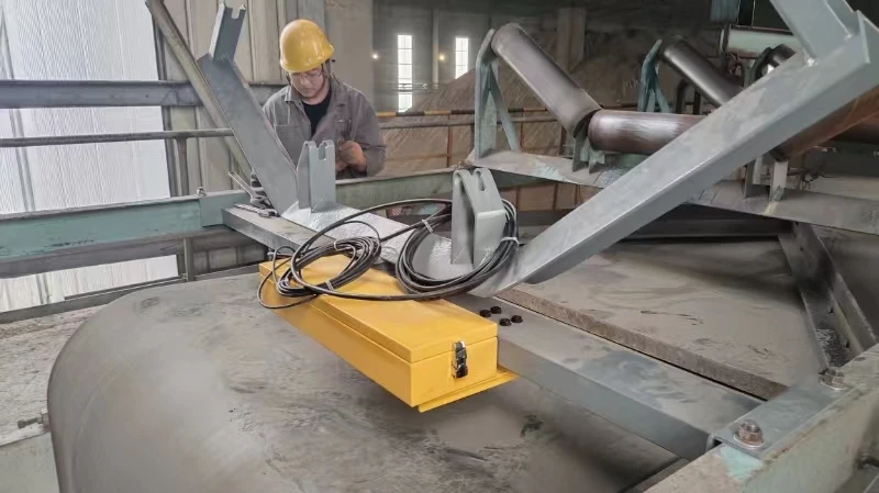 Heavy-duty automatic self-aligning horn type idler return roller group conveyor system New material handling equipment parts