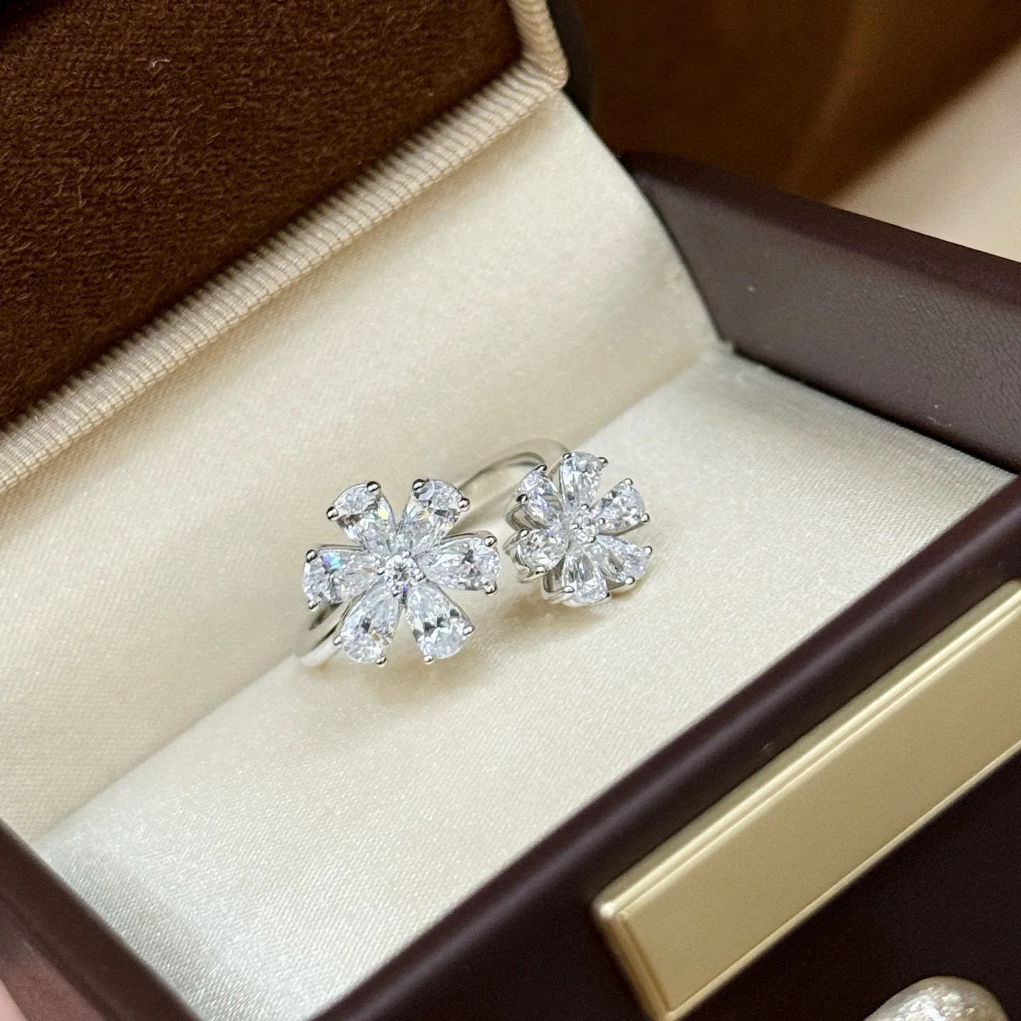 

100% 925 Sterling Silver Pave AAA Zircon Six Petal Flower Ring For Women Fine Jewelry Adjustable Opening