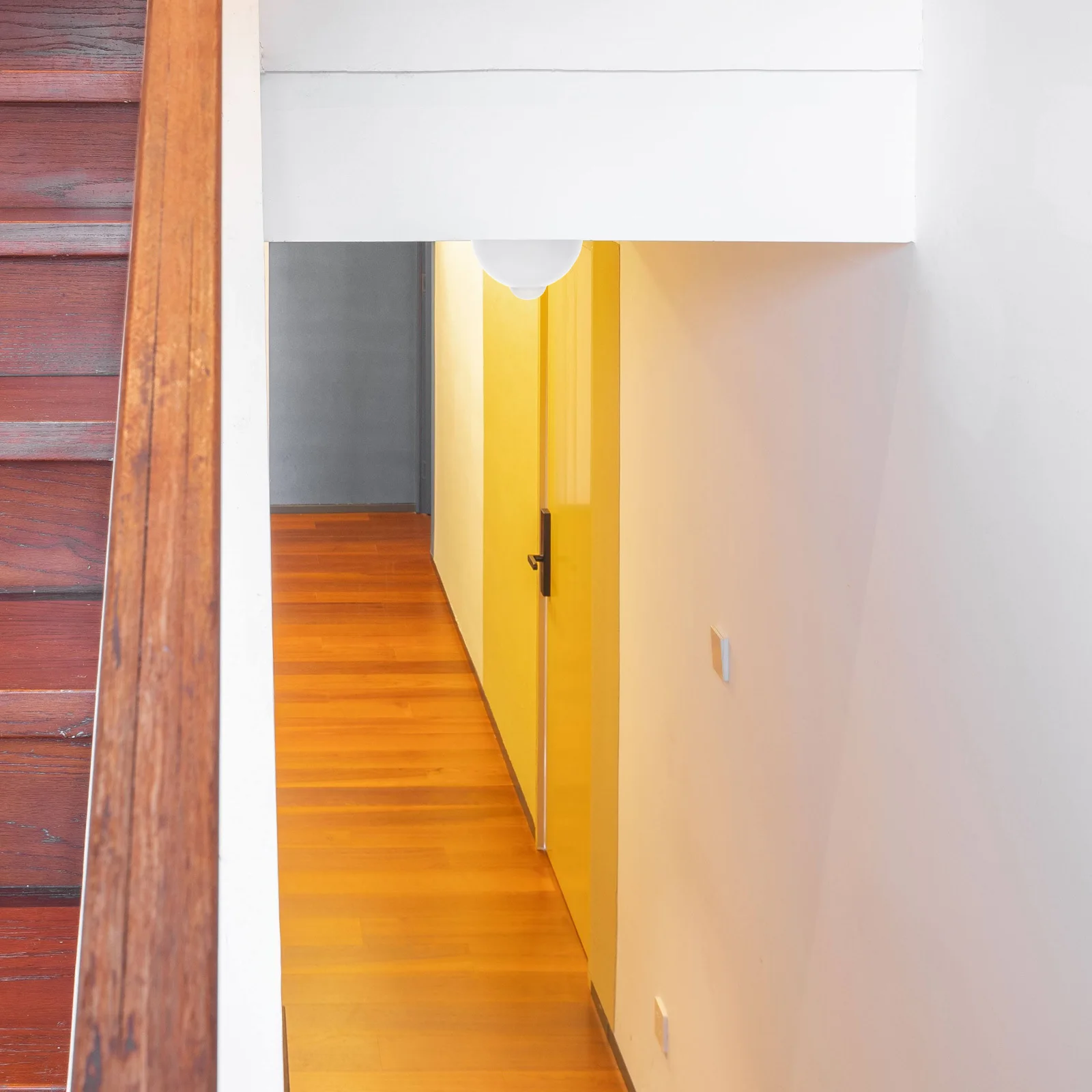 

Human Body Induction Plastic Bulb Infrared Night Light for Corridor Warehouse Bedroom