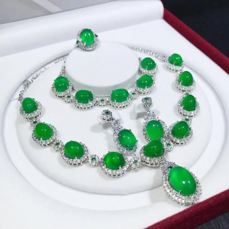 Natural Baroque green agate necklace set fashionable high-end hand-inlaid necklace women's wedding banquet jewelry