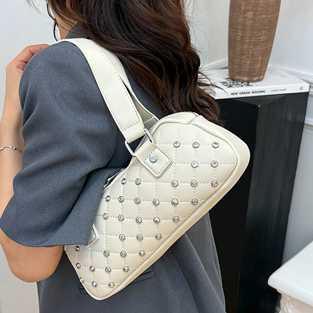 

Fashion Pillow Shaped Shoulder Bags Women Luxury Designer Rivet Diamonds Underarm Bag 2025 Versatile Commuting Shopper Handbags