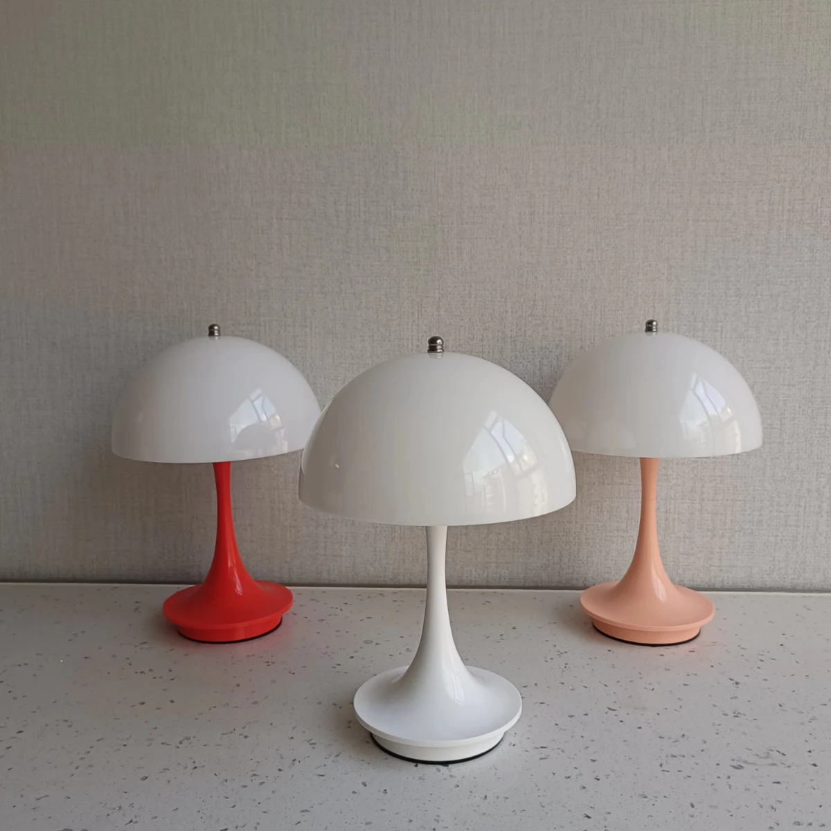 

Creative Nordic Small Mushroom Table Lamp Portable Wireless Rechargeable Night Light Flower Buld Lamp Bedroom Bedside Decor