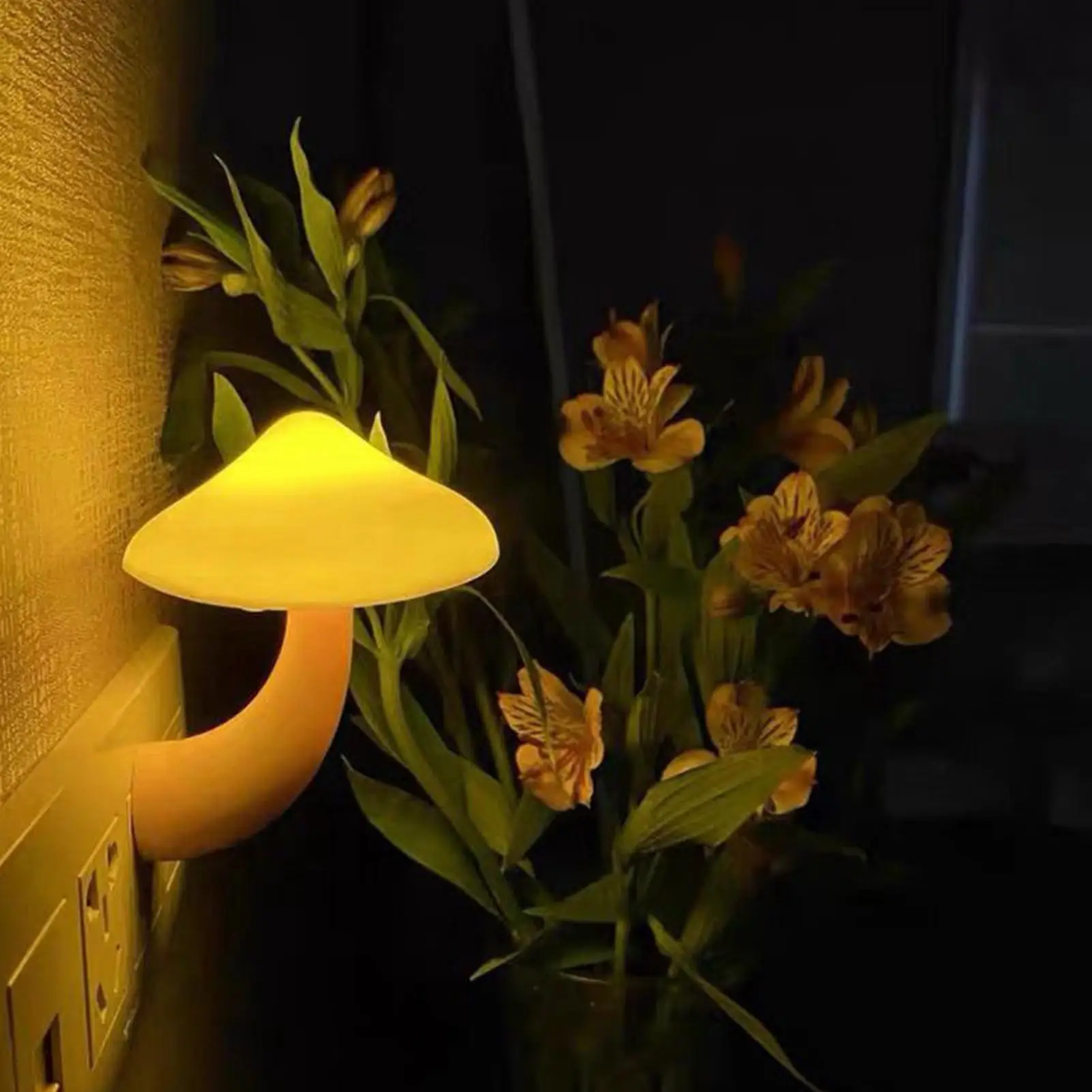 Mushroom Night Light LED Sensor Plug In Automatic Decoration Small Mushroom Light For Kids Bedroom Bathroom House Bedside Desk