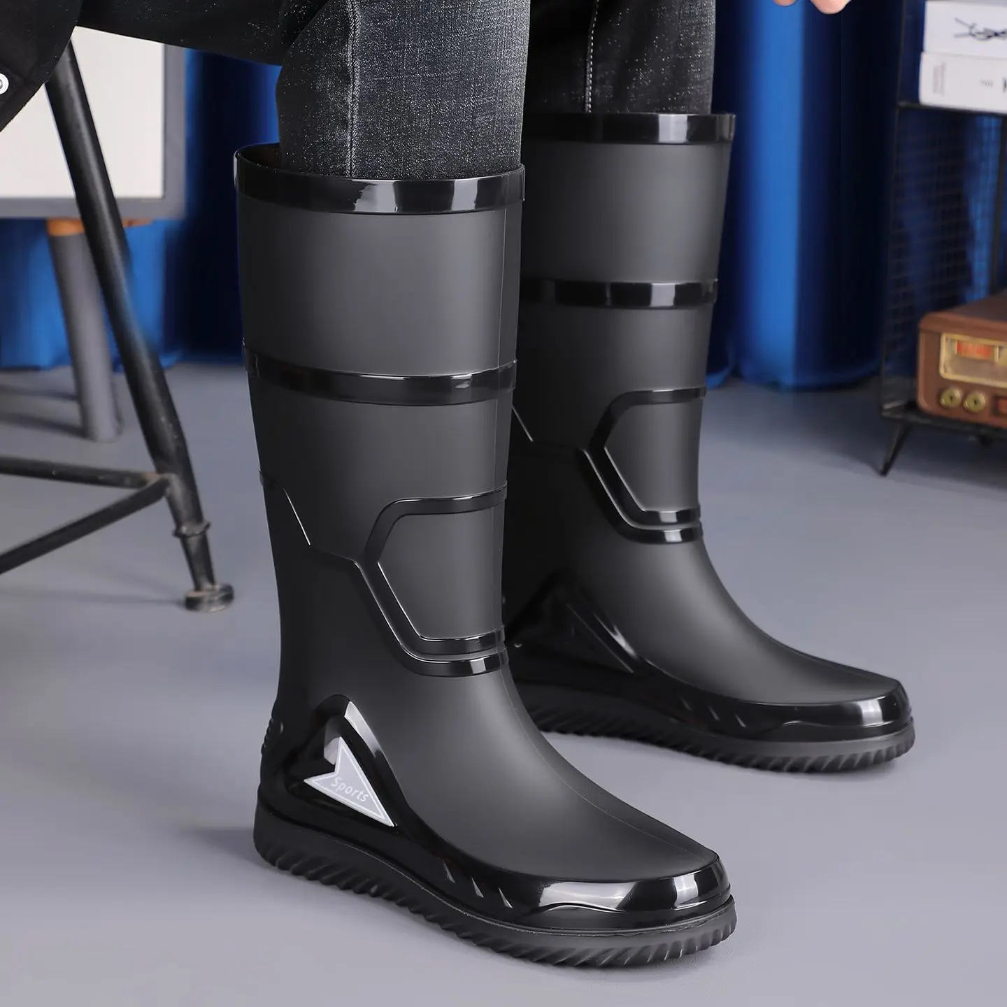 Thick High-Cut Men's Fashionable Rain Boots Anti-Wear Slip-Resistant Waterproof Warm Fishing Shoes round Toe PVC Material
