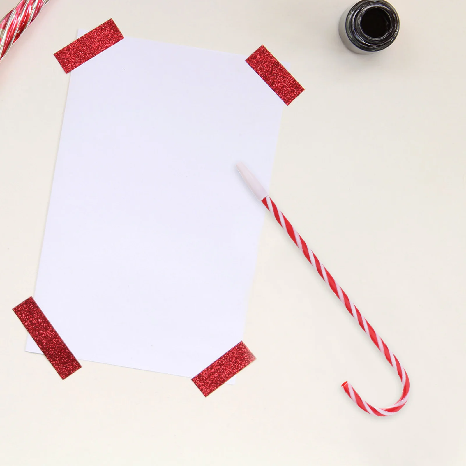 18 قطعة قلم حبر جاف لعيد الميلاد أقلام كتابة بلاستيكية للمدرسة والمنزل والمكتب ديكور احتفالي على طراز الرسوم المتحركة