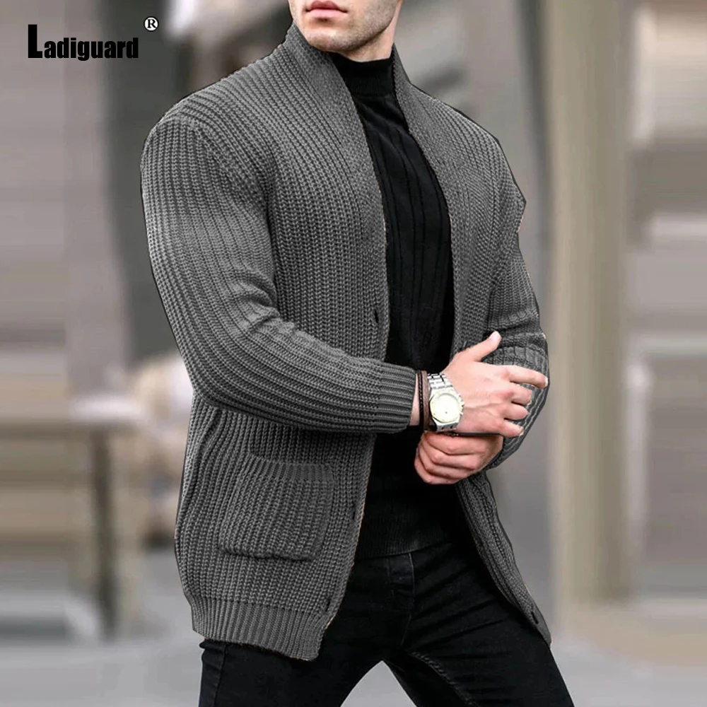 

Мужские модные вязаные свитера для отдыха, длинные плащи, 2026, европейские классические базовые топы, джемперы, темно-серые удобные вязаные кардиганы, новинка