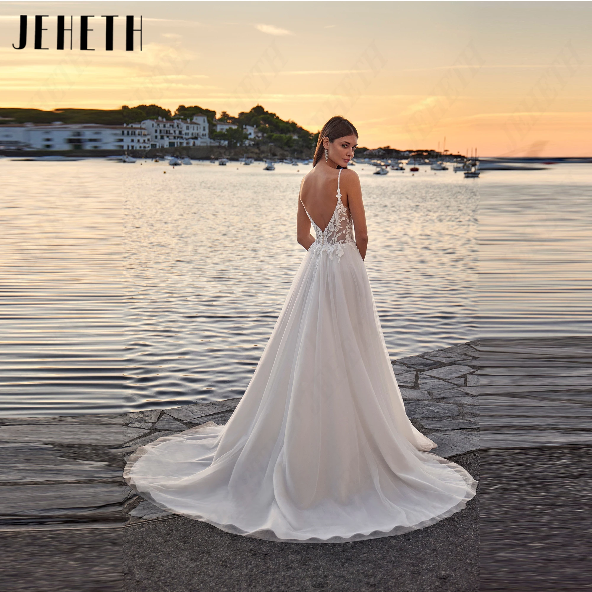 JEHETH Tulle Lace Applique Wedding Dress Illusion Deep V Back Bridal Gown Personalized Sleeveless Bride Dresses Plus Size Trendy