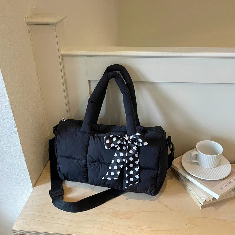 2026 Neue Designer-Schultertasche mit Karomuster, Space-Baumwoll-Handtasche für Damen, Große Kapazität, Daunengepolsterte Gesteppte Einkaufstasche für Damen – Detail 25