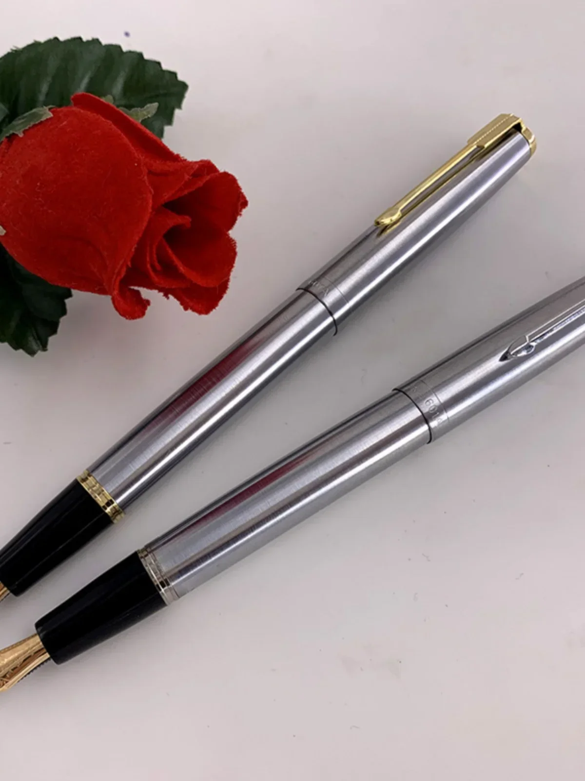 

Hot Yongsheng 601A All-steel Press Stick Pressing Piston 14K Bright Tip Gold Pen Office Student Signature Practice Pen
