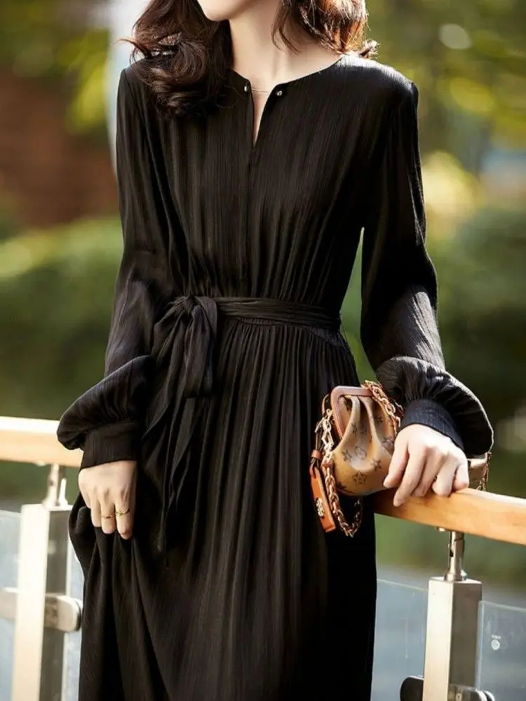 New Vacation Style Dress for Women Elegant French Style Slim Waist V-neck Gentle Mid Length Skirt