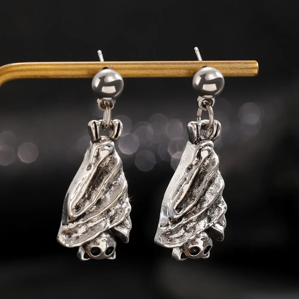 Gothic Style Halloween Upside-Down Bat Earring Stud Vintage Alloy Bat Dangle Earring Stud Silver/Gold Inverted Bat Earring Stud
