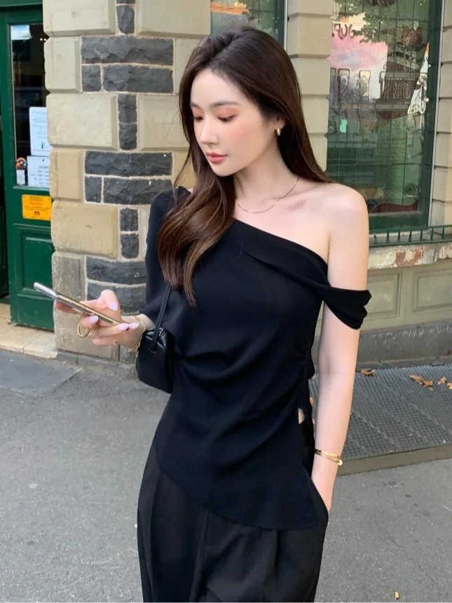 oulder Bared Asimmetrico Slim Fit irt per le donne Estate New Sle Sexy Personali Colletto inclinato Spacco laterale Top casual