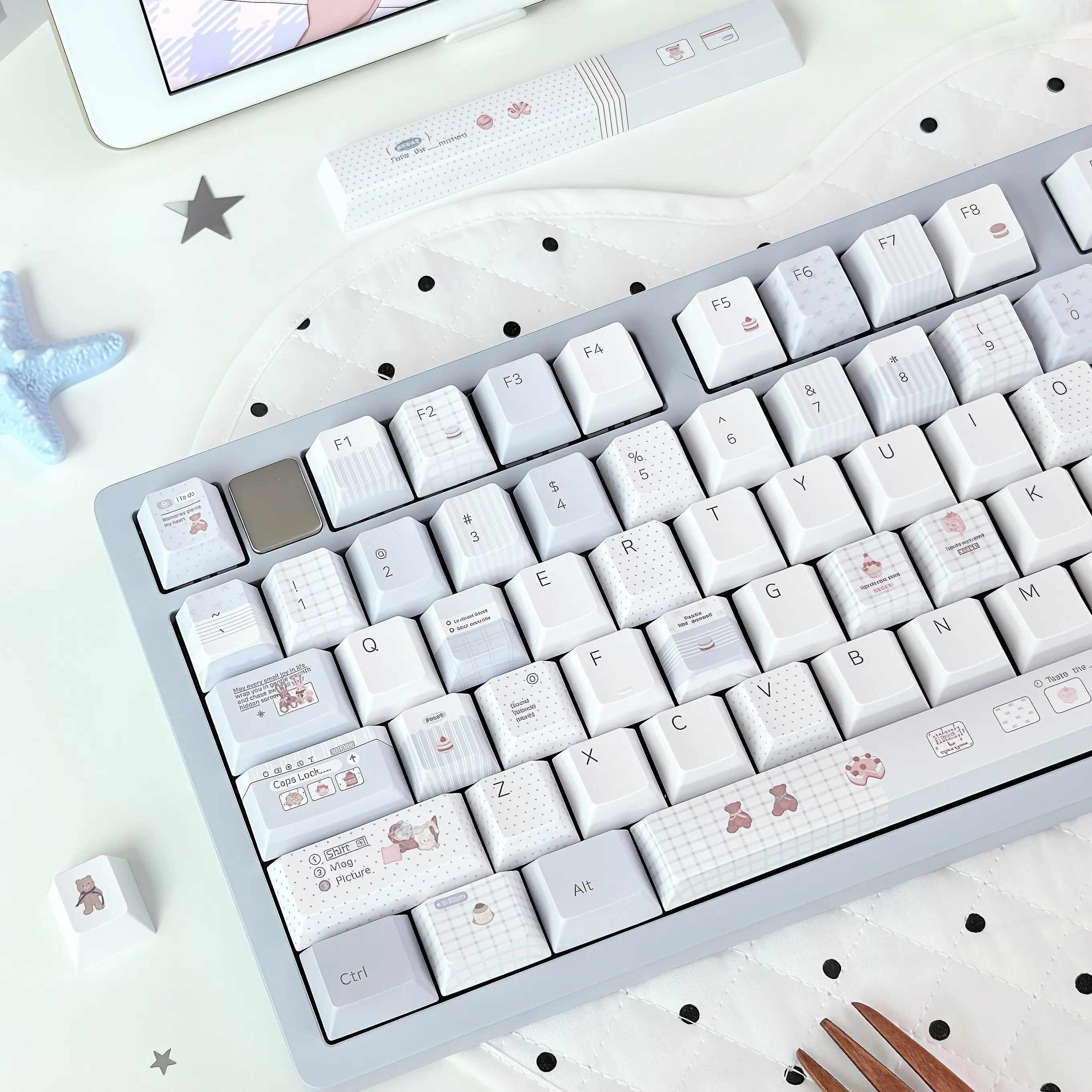 130-Key Bear Keycaps PBT Double-Shot Cherry-Profile Custom Gaming Mechanical Keyboard Caps for MX Switch Alice Layout Keyboards