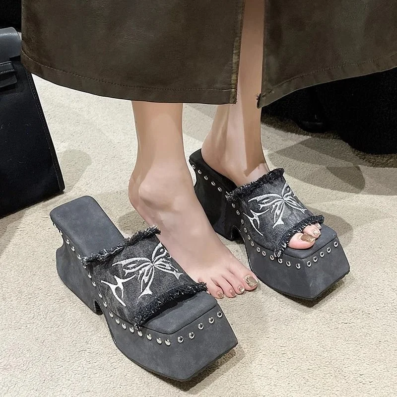 2024 New Vintage Slippers Height Increasing High Heel High Quality Embroidery Women Cozy Shoes Versatile Mature Chaussures Femme