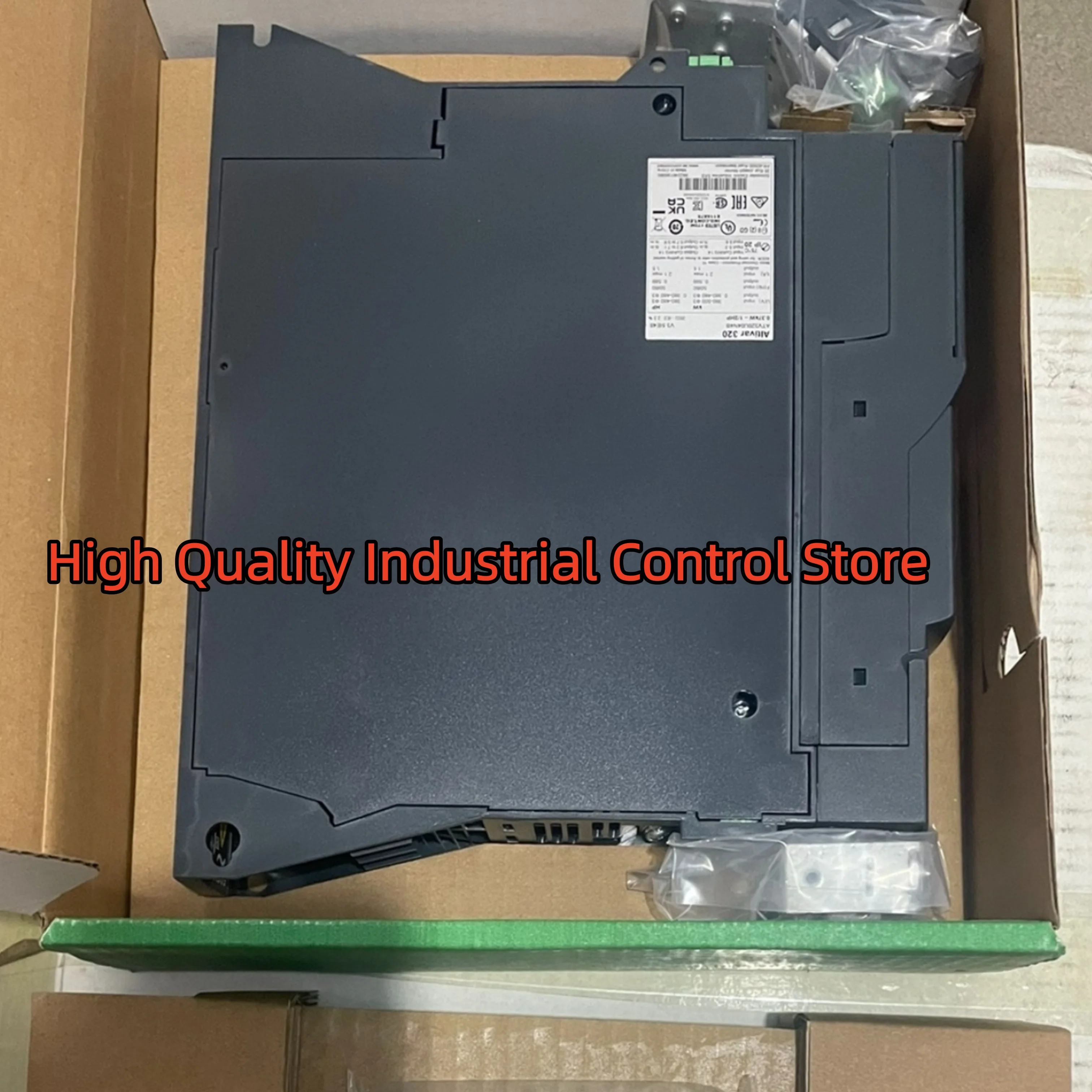 محول التردد ATV320U07N4C جديد في الصندوق #5