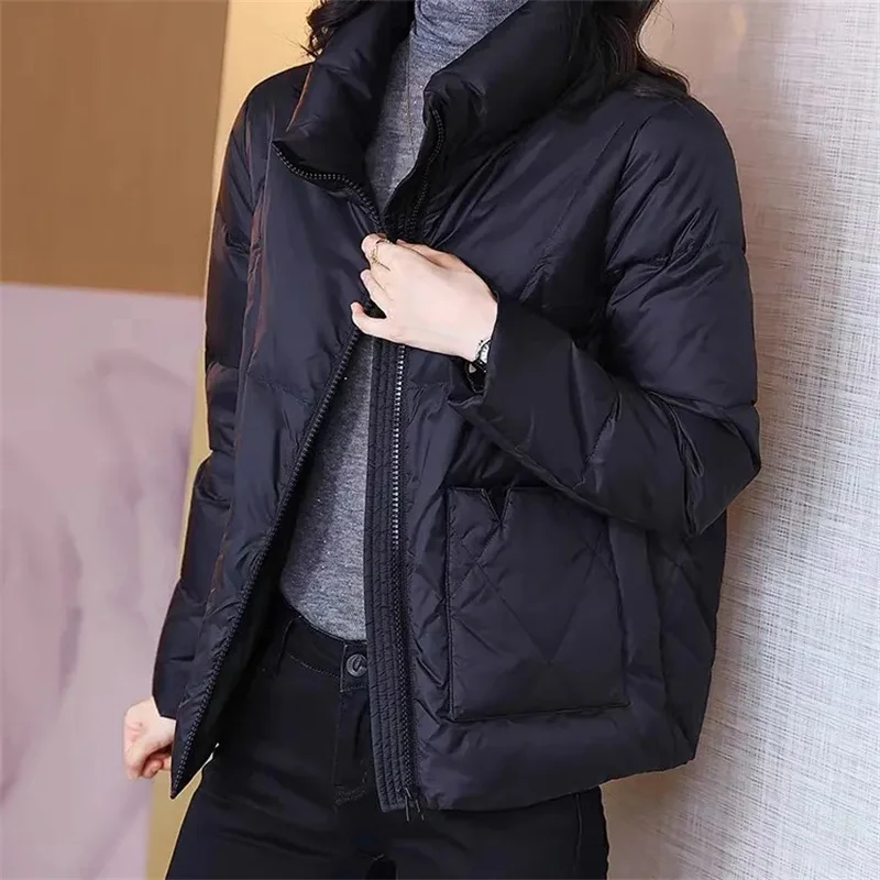 Short Down Padded Coat Women 2022 New All-Match Winter Small Fashionable Foreign Style Mother Winter Thickened Coat Solid Color