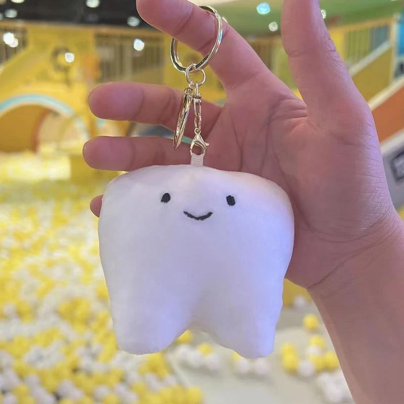 Porte-clés pendentif dent de simulation de dessin animé pour femmes et filles, joli jouet en peluche, accessoires de sac, cadeau pour enfants