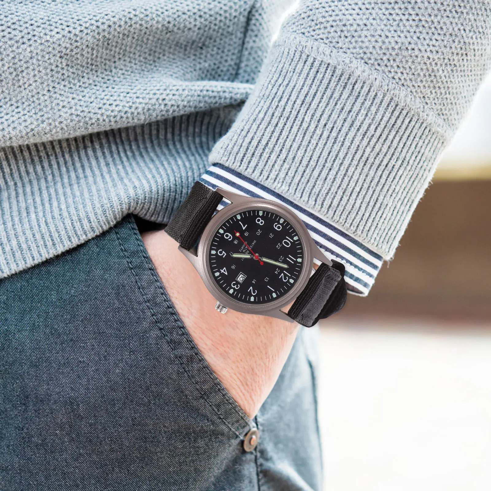 1Pcs Elegant Minimalist Men Quartz Wrist Watch Canvas Strap Date Function Premium Build Luxury Look Everyday Fashion Watch