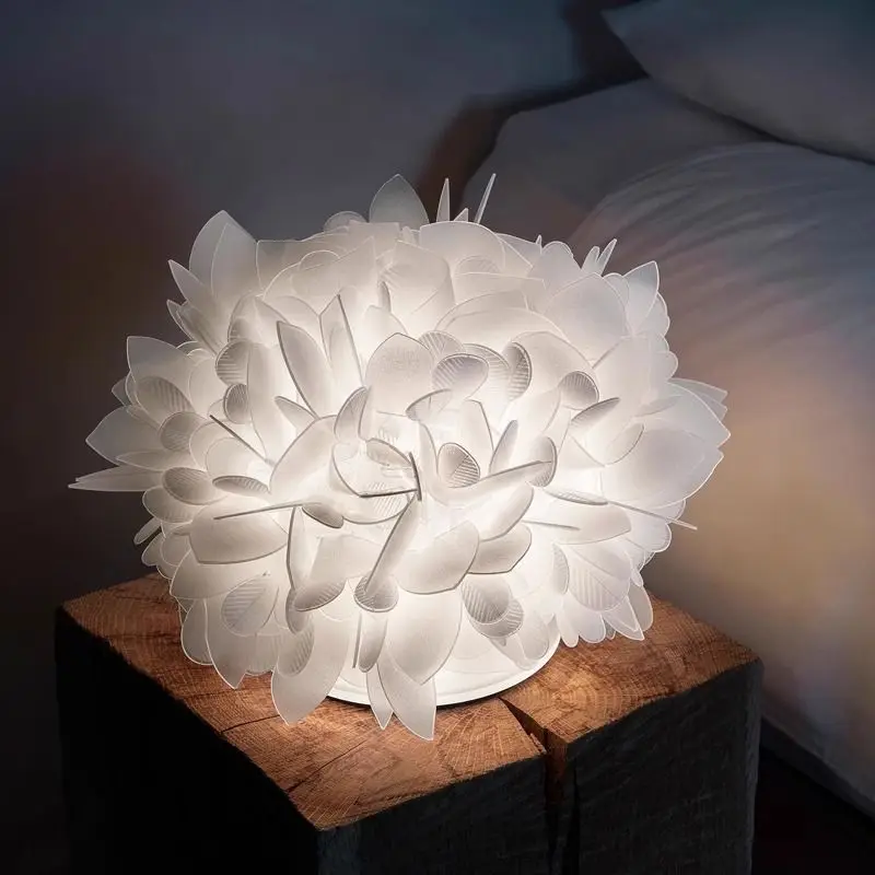 

Italian desk lamp bedroom bedside lamp Nordic ins atmosphere decorative lamp