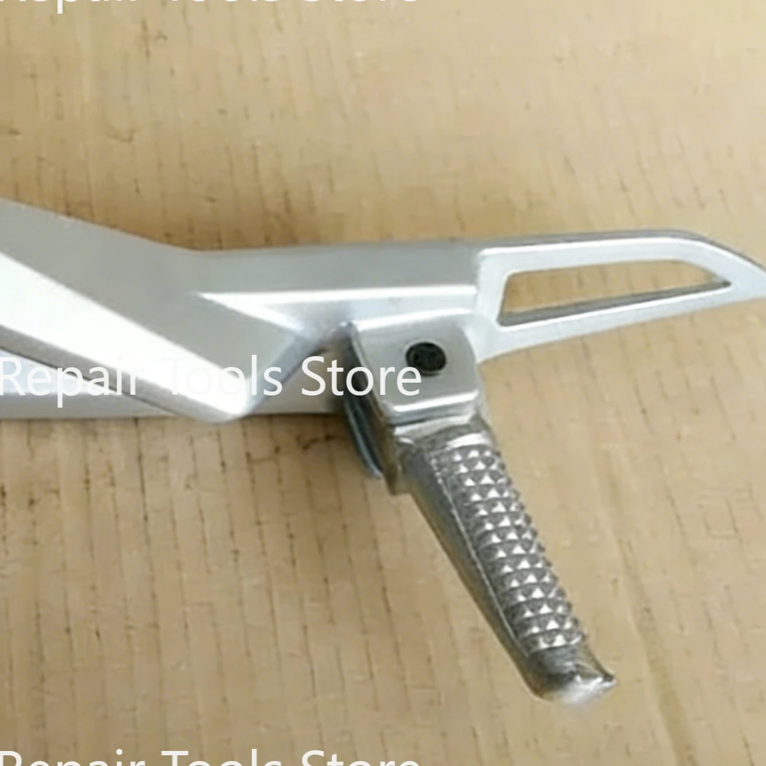 Left / Right Foot Pegs / Footrest Bracket Suitable for Lifan Lf150-10b/10s/kpr/kpt200