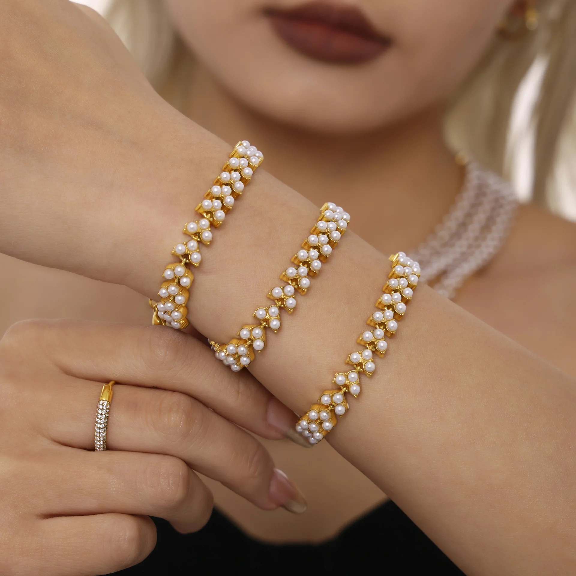 TOSOKO Handmade Assembly Of Imitation Pearl Bracelet Heavy-Duty High Version Stainless Steel Jewelry E216