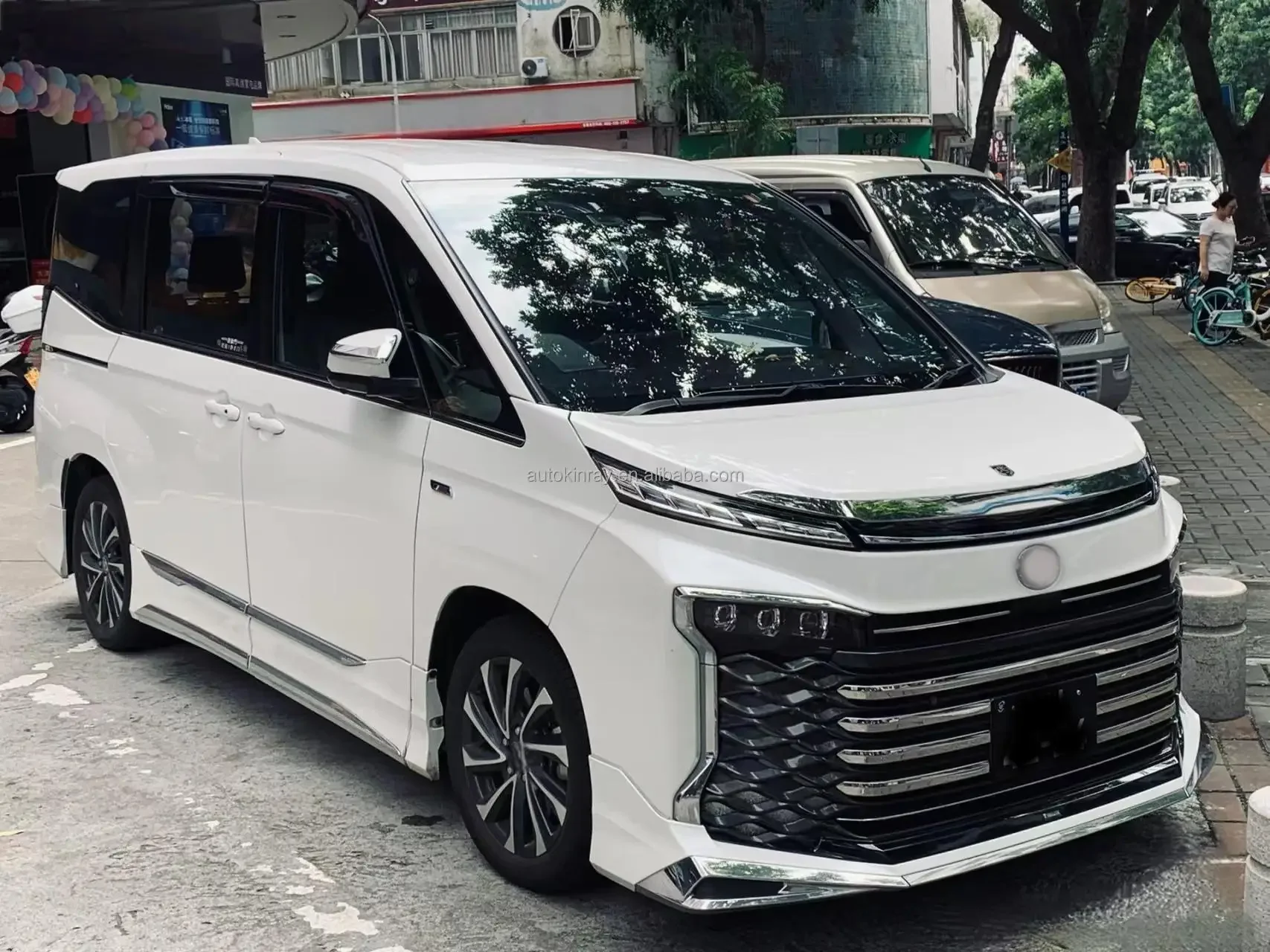 

Factory Hot Selling 2025 New Arrival Toy-ota Voxy Aero LED Grille Front Lip Bumper Monalisa New Design Bodykit Upgrade for 2022-