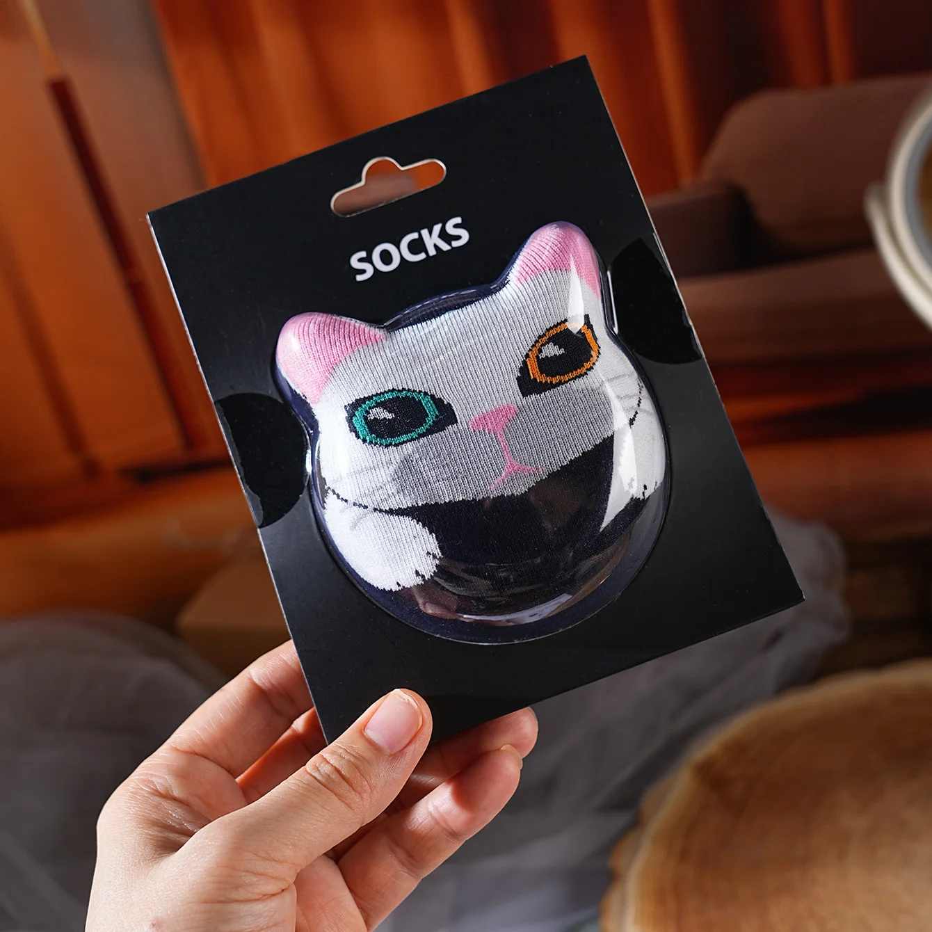 1 pair of unisex short socks with a novel and interesting animal cat design, gift box socks, creative socks, fashionable and trendy style, comfortable and breathable, suitable for parties, casual wear, Valentine's Day, Halloween, birthdays, Christmas, New Year, Thanksgiving, autumn and winter, all-season style, creative gift box