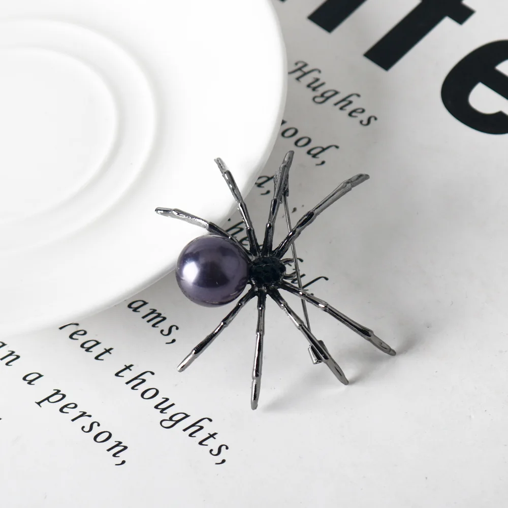 Exaggerated black white spider creative brooch men women party clothes scarf accessories pin brooches gift