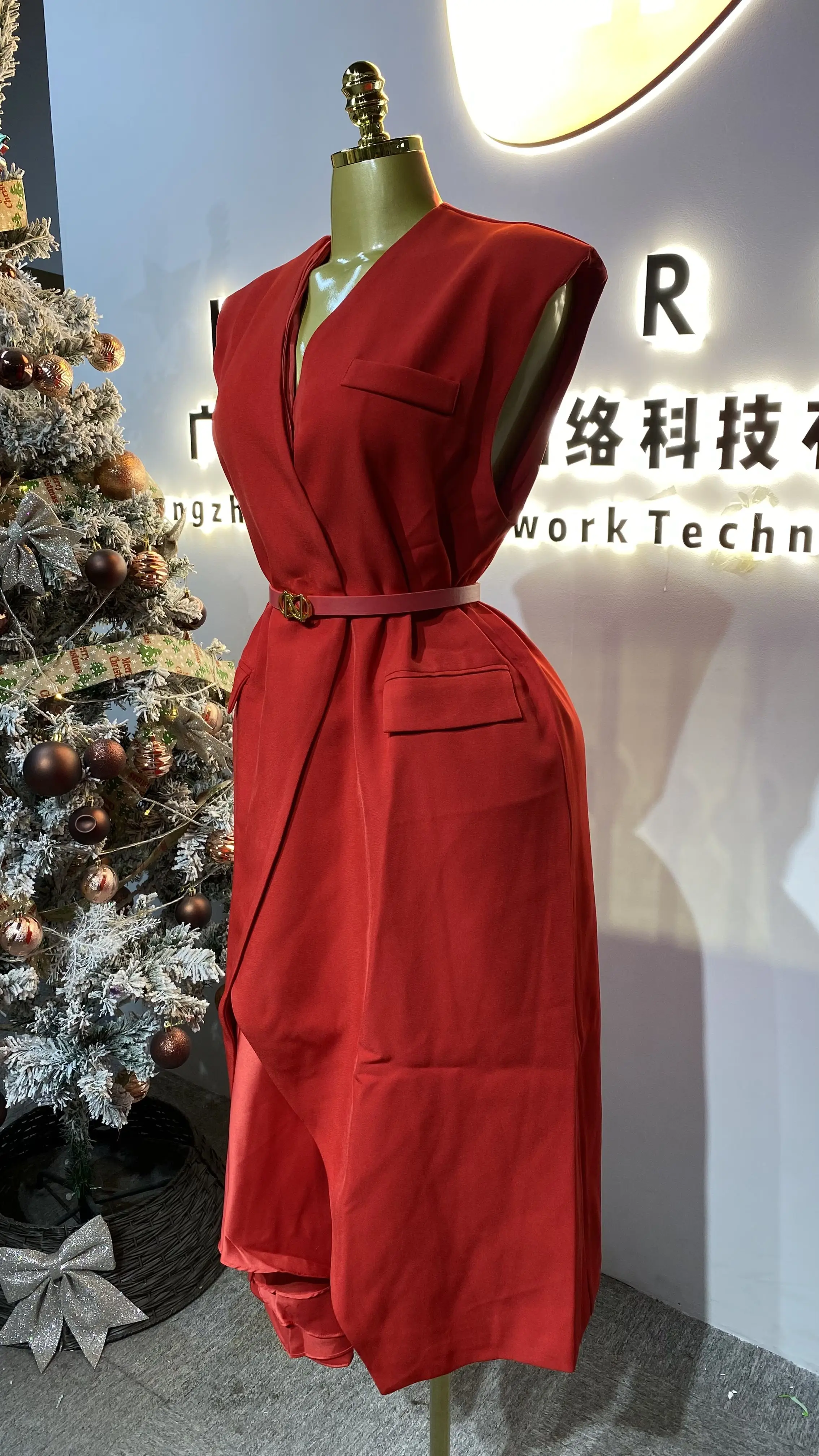 2026年夏新作Aラインポリエステルスーツドレス、無地、フォ - Women Formal Wear With Tie のレビューと価格