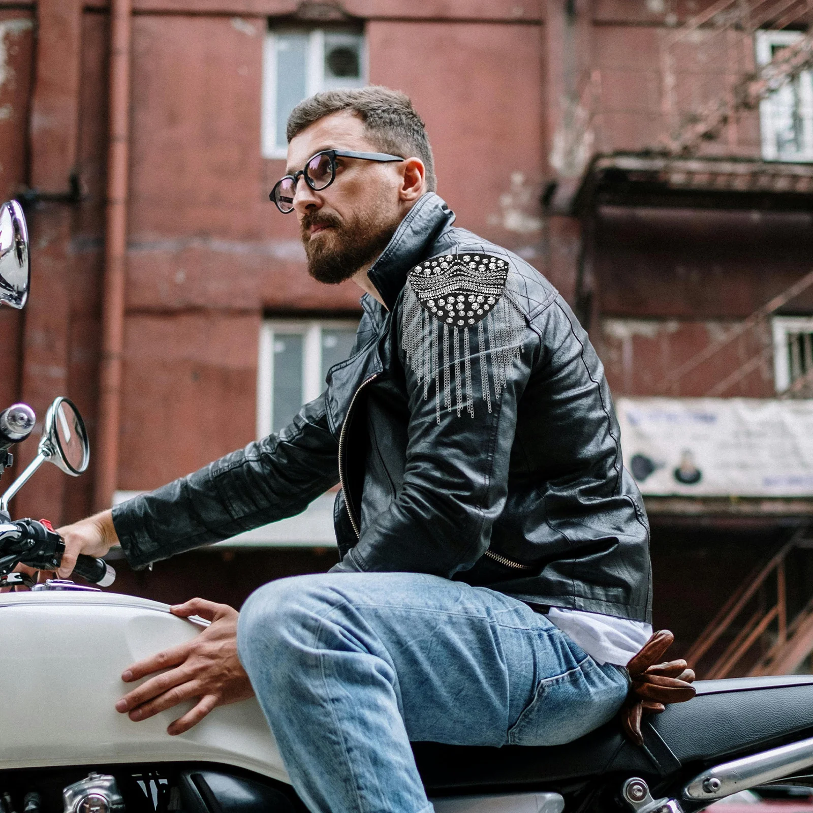 

1 Pair Retro Prince Costume Shoulder Board Tassel Rivet Design Fashion Decorative Man Silver Accessory Gift Craft Sewing Tool