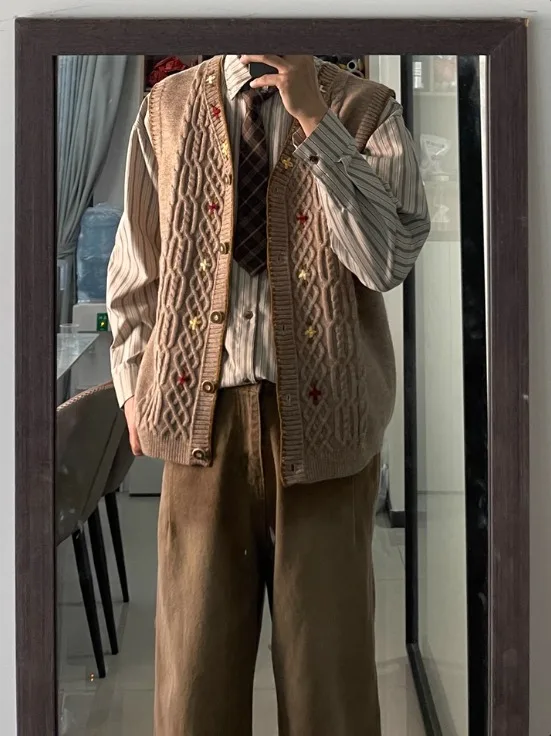 2025 Autumn Winter New American Retro College Style Men's Embroidered Knitted Vest V-neck Sleeveless Khaki Cardigan