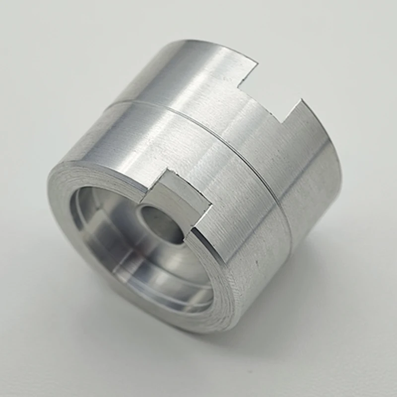 時計ムーブメントホルダーブラケットは、NH35、NH36、4R35、4R36、7S26、8215、2824、2836ムーブメント、SKX007改造ベース修理組立ツールに適合します。