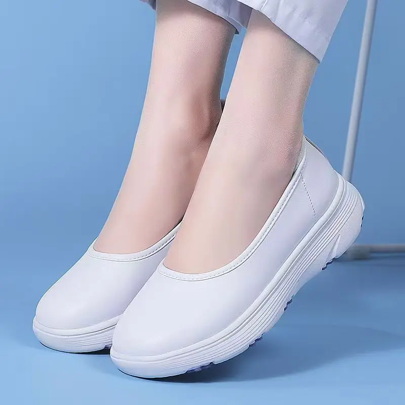 

Женские весенне-осенние новые туфли из натуральной кожи Little Whiter, легкая рабочая обувь без шнуровки на толстой подошве с круглым носком, обувь для медсестер
