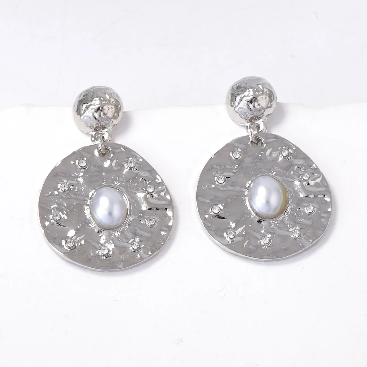 MG Spain personality trend retro pleated micro-inlaid zircon imitation pearl geometric irregular round earrings