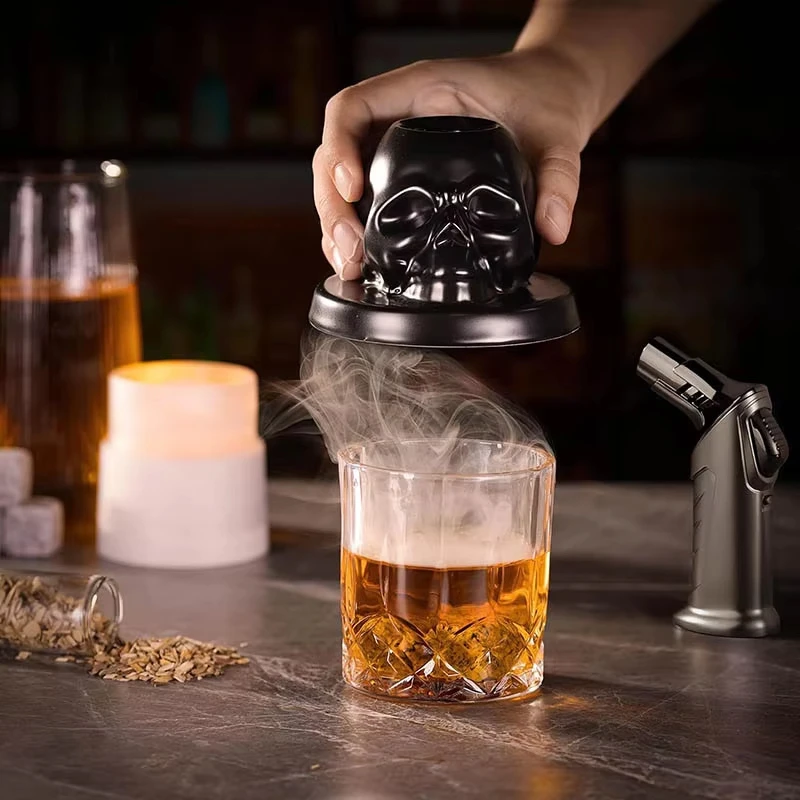 LYN&GY Skull-Shaped Whiskey Smoking Kit – Ceramic Cocktail Smoker with 6 Wood Chip Flavors, Unique Gift for Smoky Flavor Fans