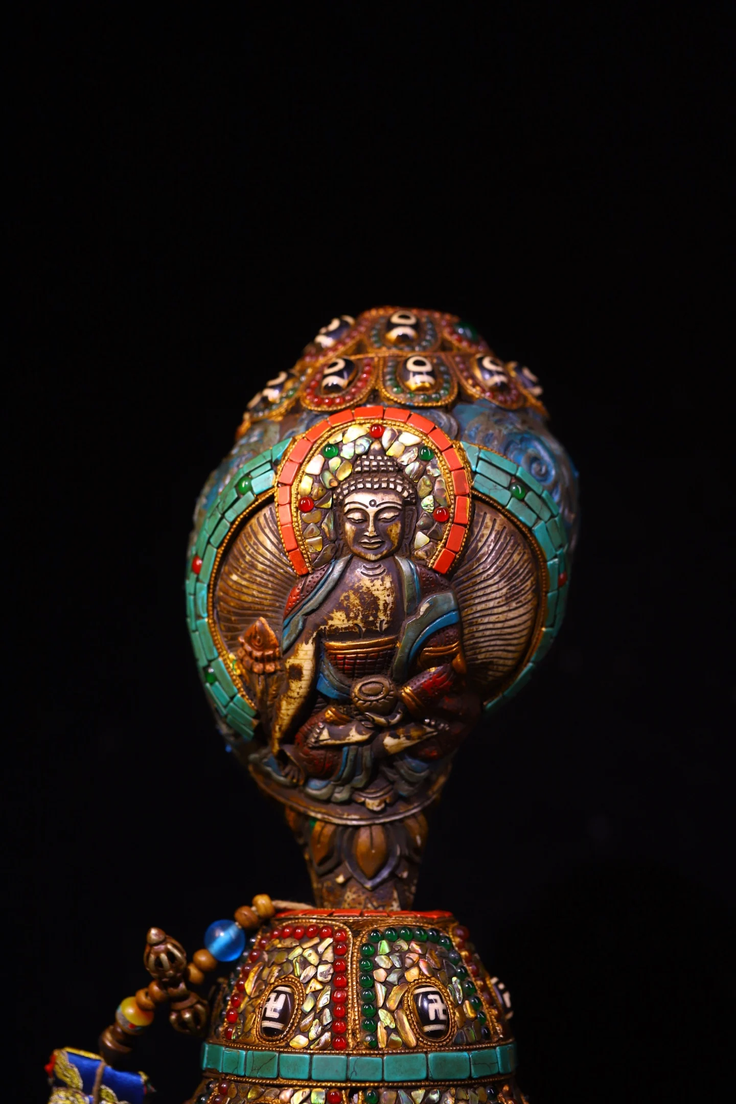 

11"Tibetan Temple Collection Old Conch Mosaic Gem gZi Beads Turquoise Shakyamuni Buddha Conch Amulet Bodhi Root Base Dharam
