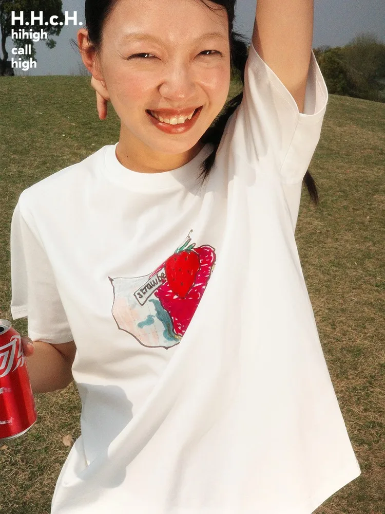 

Женский повседневный хлопковый топ с принтом клубники, свободный крой, круглый вырез, летний, прохладный на ощупь