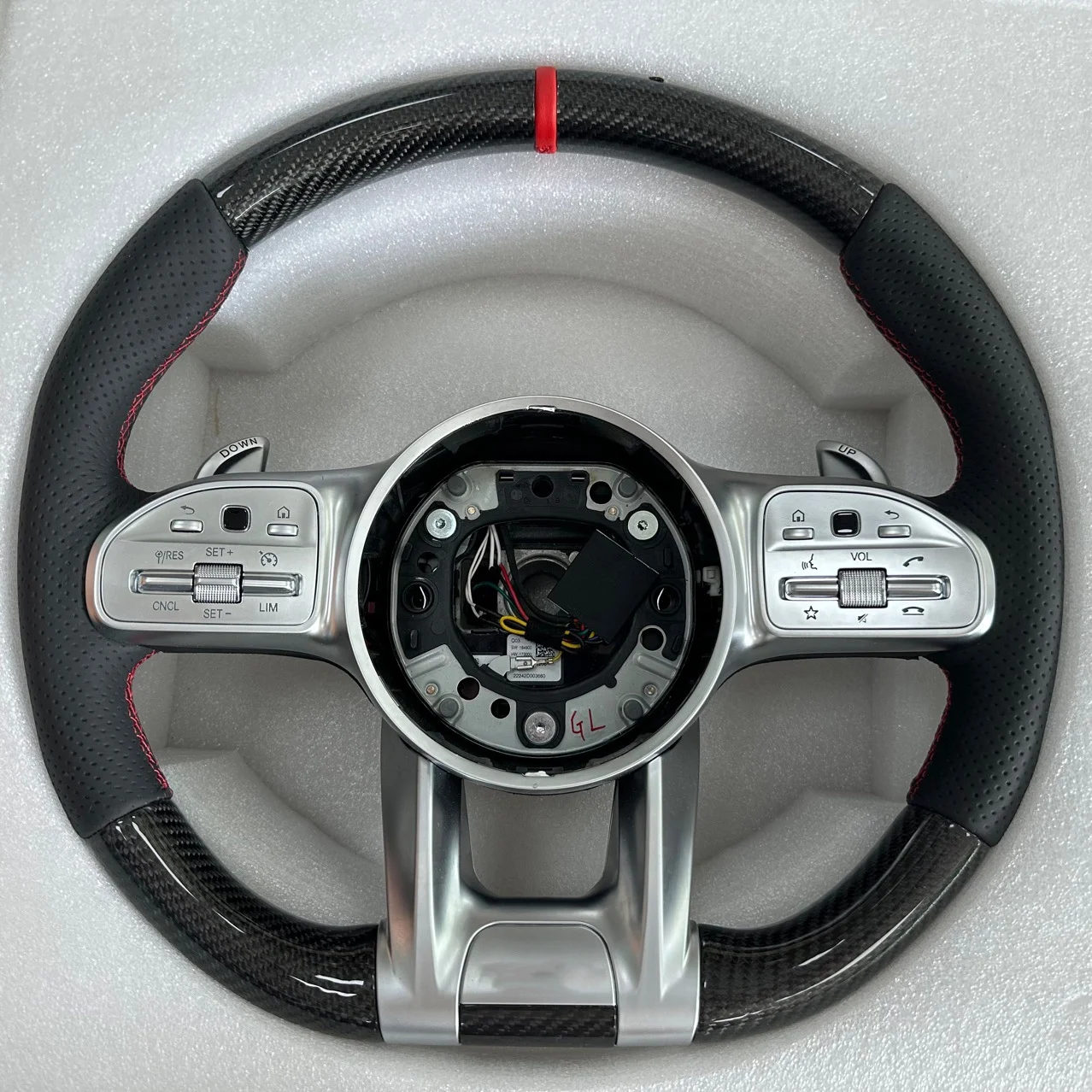 Applicable to MERCEDES-BENZ GlA200W213 W205 GLC GLE LED carbon fiber steering wheel factory