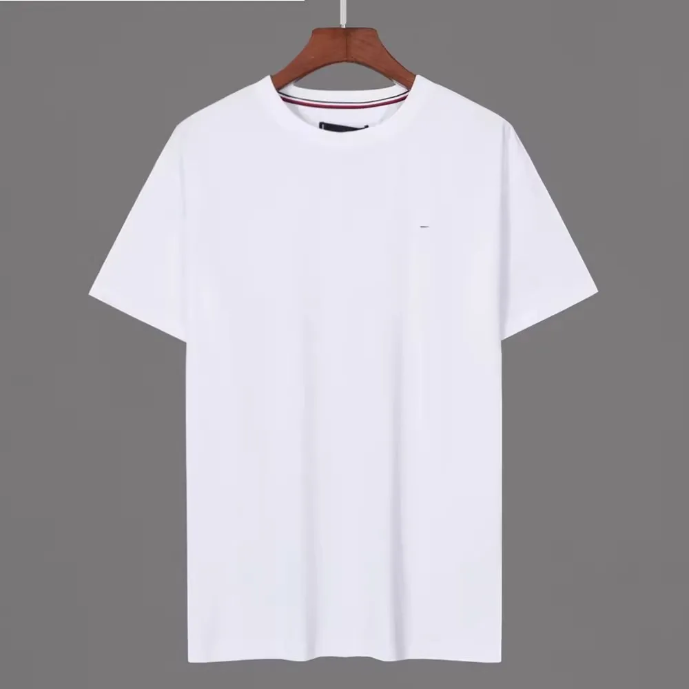 

Fashionable round Neck Short Sleeve Men's T-shirt Versatile Style Casual Wear Standard Fit No Brand 2026 Spring Collection
