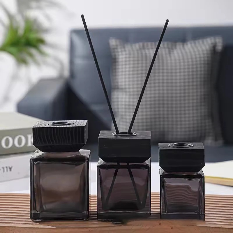 1Pc Square Glass Essential Oil Bottle with Black Wood Lid, 50/100/150ml Empty Refillable Bottle for Home Decor
