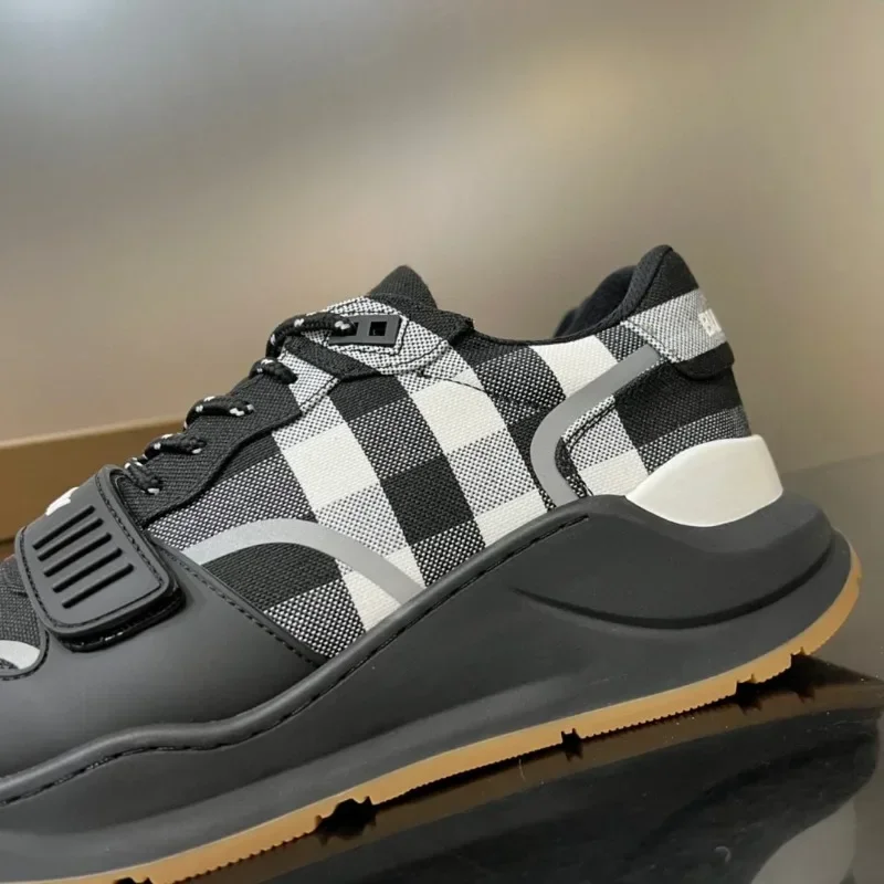 2023 heißer Luxus Low Top Für Männer Trainer Schwarz Echtes Leder Sport Heels Wohnungen Turnschuhe Läufer Fahren Schuhe Schuhe